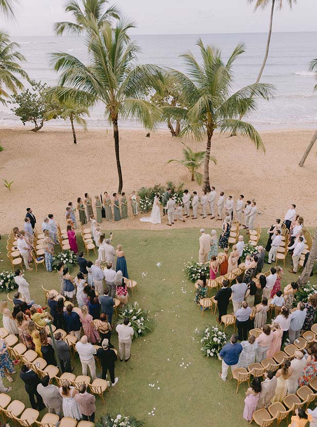 ceremonia íntima frente al mar en República Dominicana