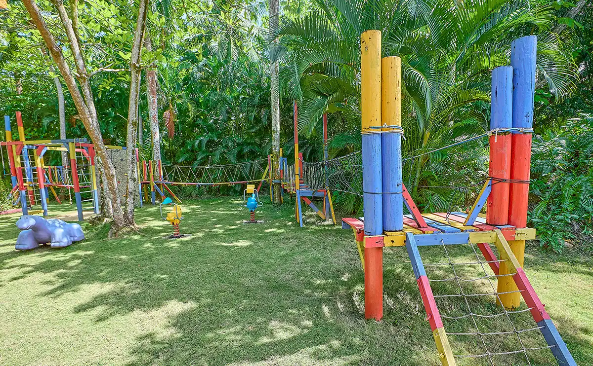 familia disfrutando de vacaciones de lujo en Samaná